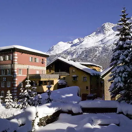 Julier Palace Отель 3*